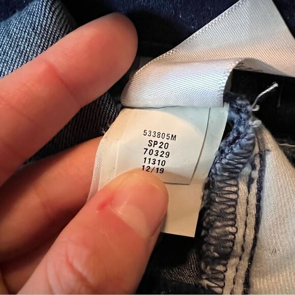 NWT! Loft curvy skinny jeans. Size 26 - Picture 8 of 11